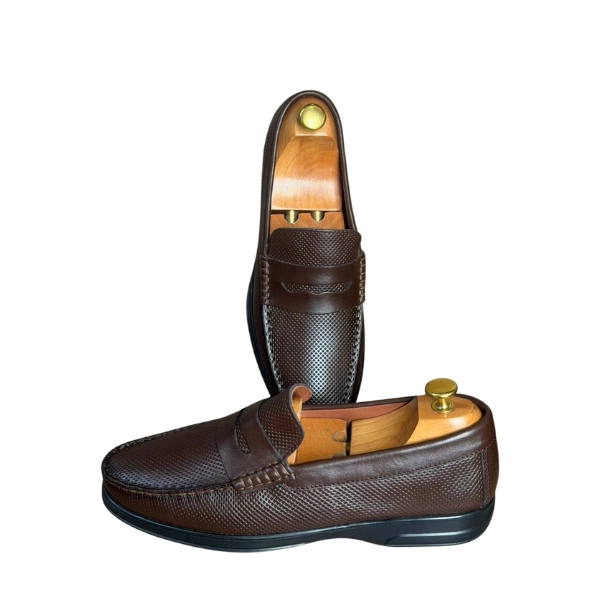 Mocassins "Penny Loafer" en Cuir Perforé – Image 2