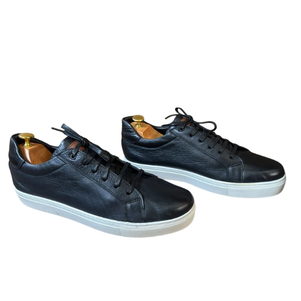 Baskets de Ville Minimalistes en Cuir Noir à Semelle Blanche – Image 2