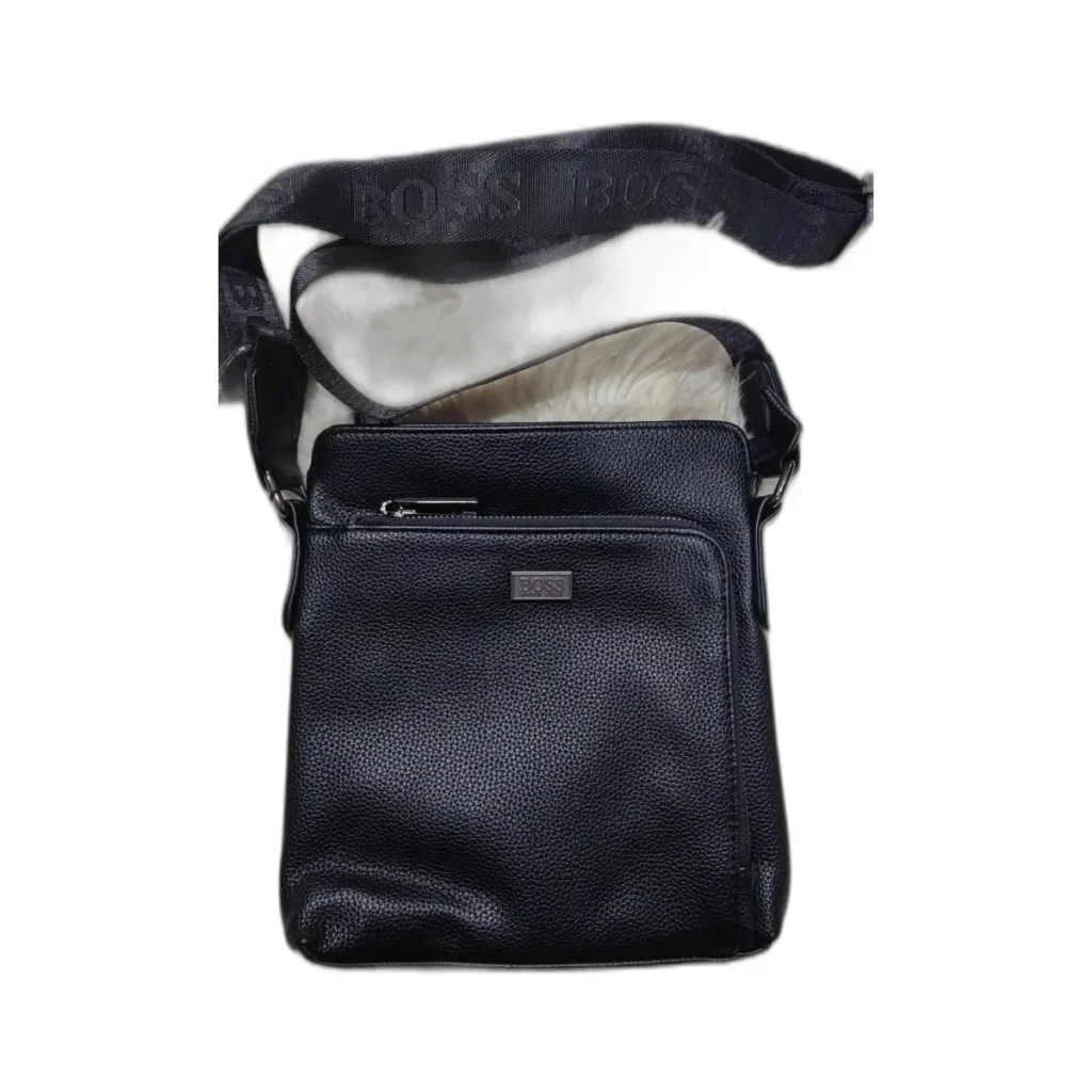 Sacoche bandoulière BOSS aspect cuir grainé sangle logo – Noir